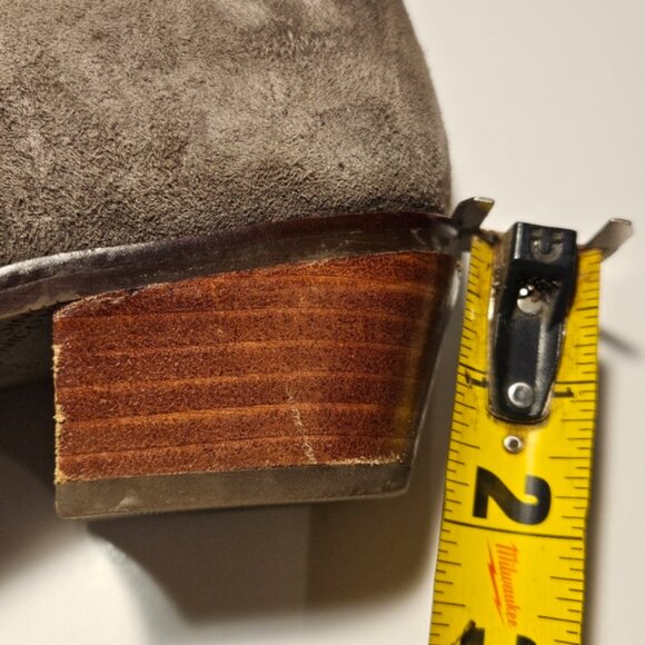 Vionic Size 7 Suede Ankle Boot 1.8" Heel Rubber Sole Side Zip Almond Closed Toe - Picture 11 of 11